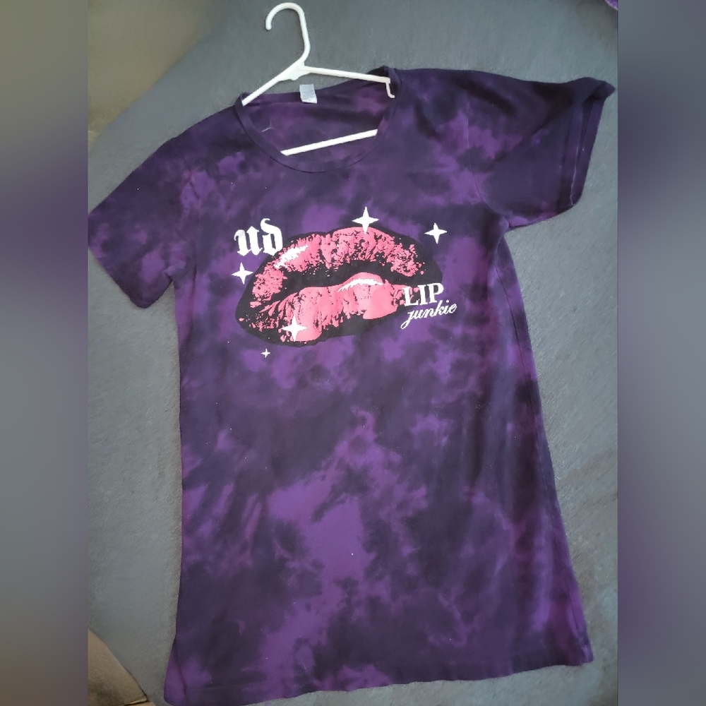 Urban Decay Lip Junkie Vintage T-shirt - Medium - Purple Tye-Dye